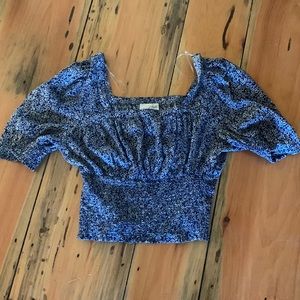 Blue stretchy cropped blouse